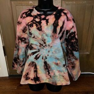 Gildan Black Reverse Tie Dye Blue, Pink Fleece Long Sleeve Pullover Size M